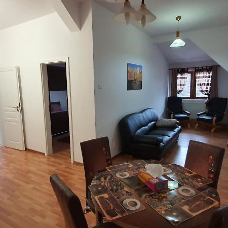Diane'S Apartament Sibiu Esterno foto