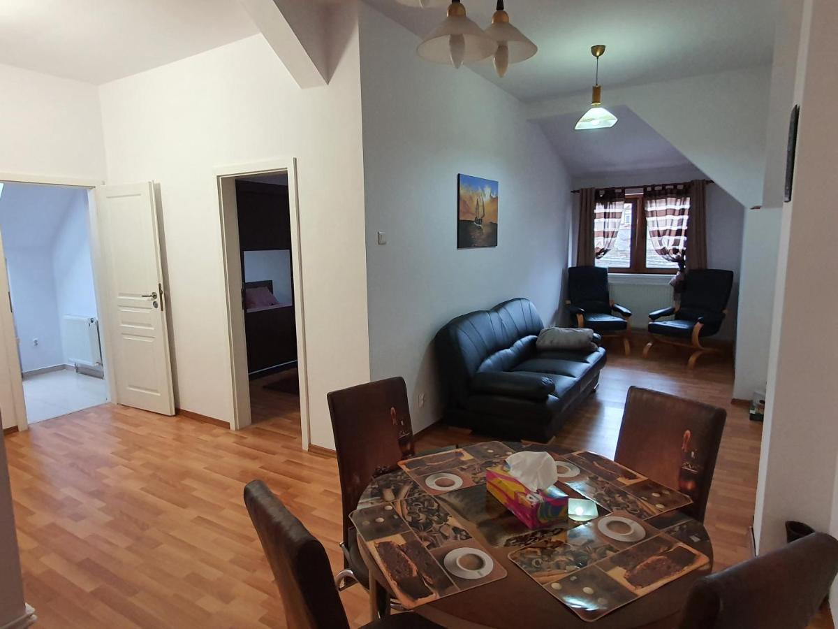 Diane'S Apartament Sibiu Esterno foto