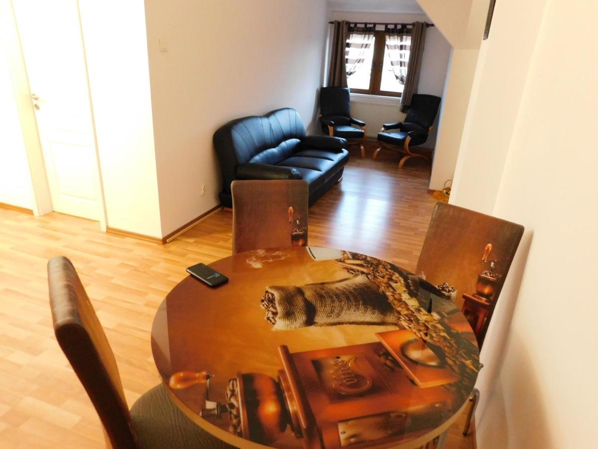 Diane'S Apartament Sibiu Esterno foto