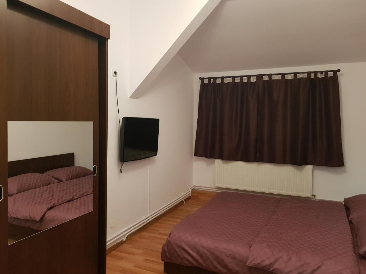 Diane'S Apartament Sibiu Esterno foto