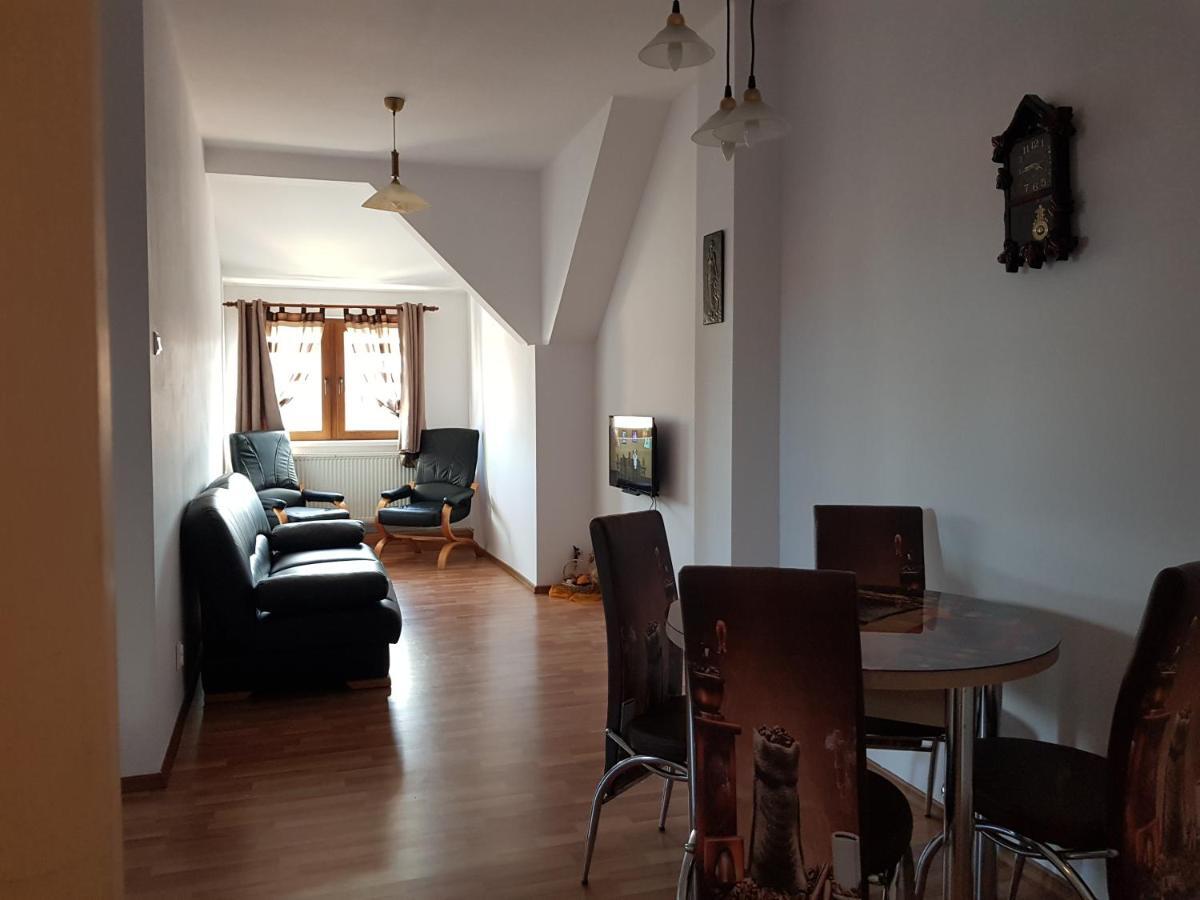 Diane'S Apartament Sibiu Esterno foto
