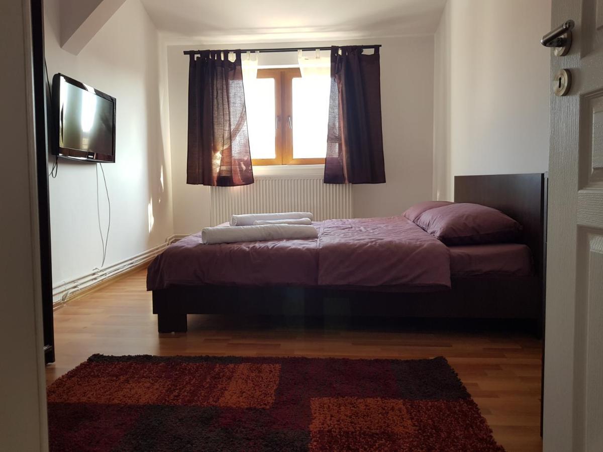 Diane'S Apartament Sibiu Esterno foto