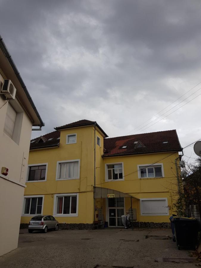 Diane'S Apartament Sibiu Esterno foto