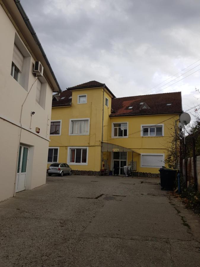 Diane'S Apartament Sibiu Esterno foto
