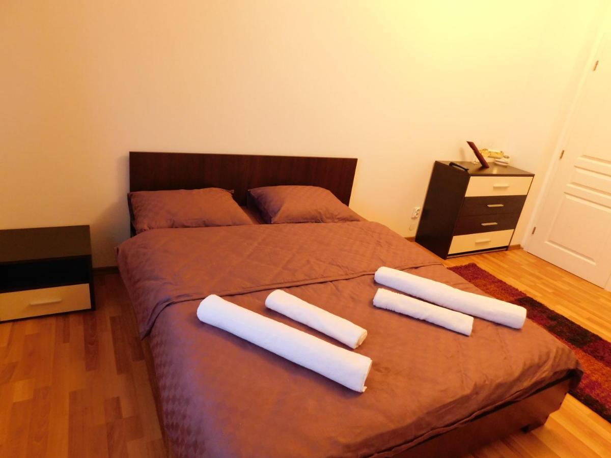 Diane'S Apartament Sibiu Esterno foto